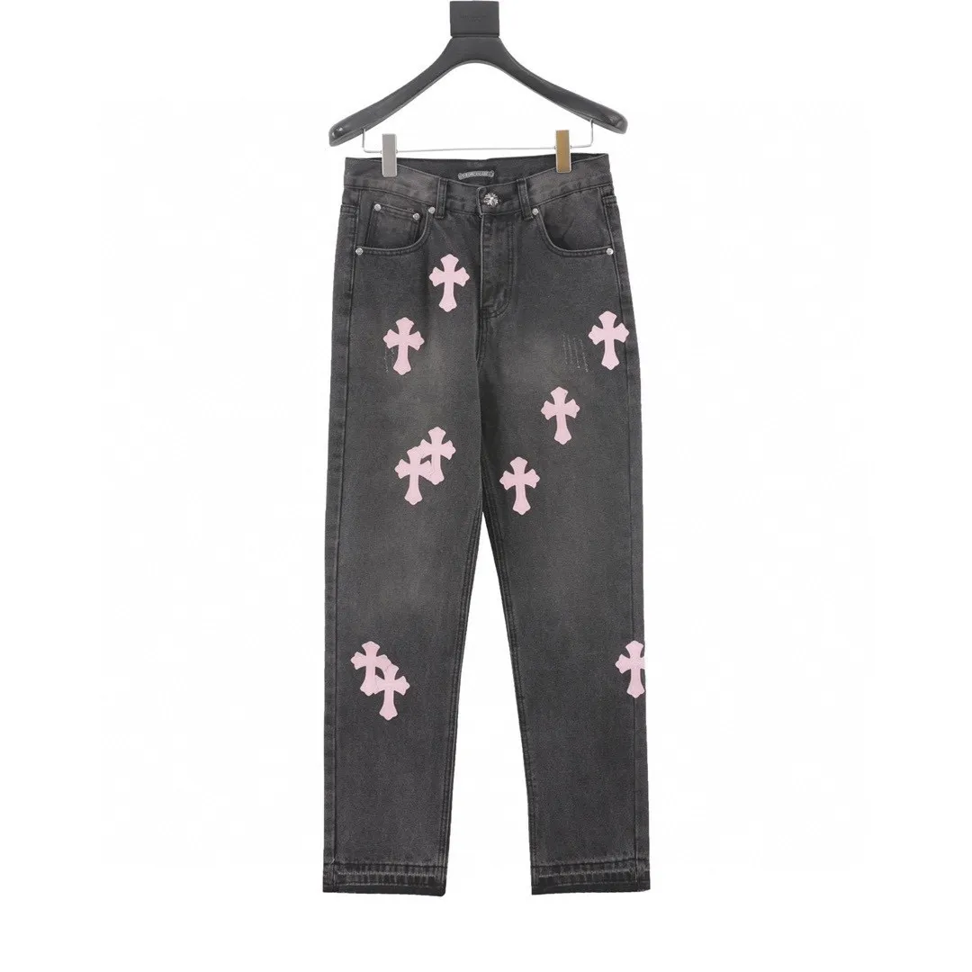 P210 Top version (black pants and pink leather) Top version Chrome Hearts jeans with leather pink It is well known that chromehearts jeans will use vintage Levis jeans as the base plate for creation. They usually add their own unique silver buckles and silver ornaments, plus leather embellishments. This is what doubles the value of these vintage jeans, because the base plate is Vintage jeans, the jeans themselves have become very soft and comfortable after years of baptism, which can be distinguished from ordinary jeans. Regarding the size, you should also refer to the pants data. Style number: 1249# Color: black pants and pink leather Size: 28 30 32 34 28 Waist 86 Hips 100 Pants length 102 30 Waist 90 Hips 104 Pants length 104 32 Waist 94 Hips 108, pants length 106 34, waist 98, hips 112, pants length 110